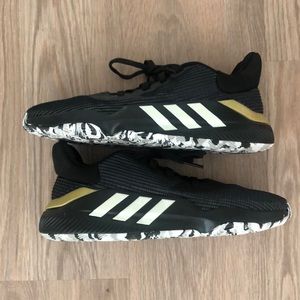 Adidas Bounce basketball shoes. Black.